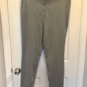Black & White Gingam Patterned Capri Pants